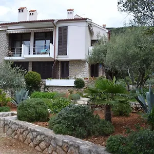 apartments-palma-pino.primorje-gorskikotar.com/